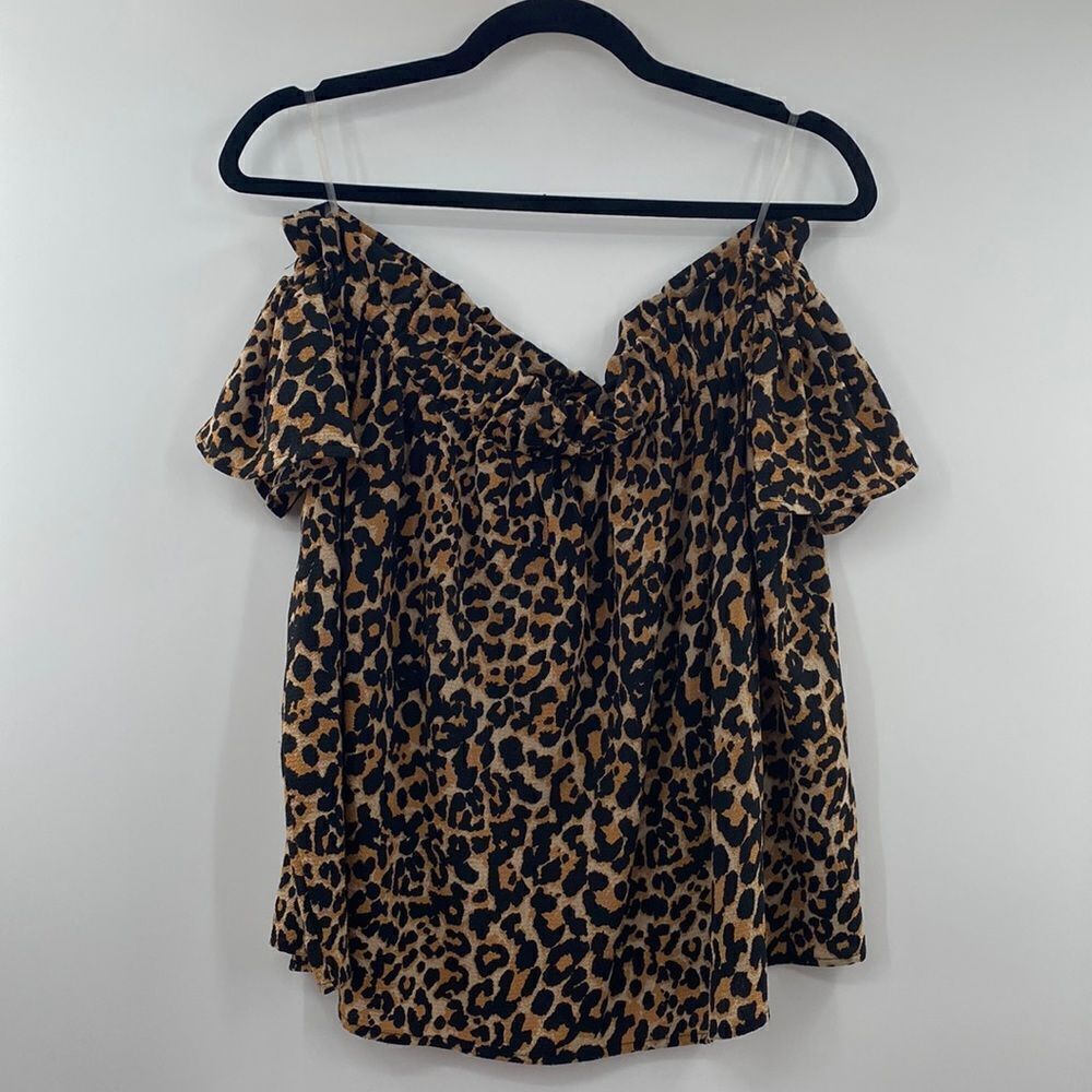 3For$20 Let Them Eat Cat Animal Print Off Shoulder Top size Small